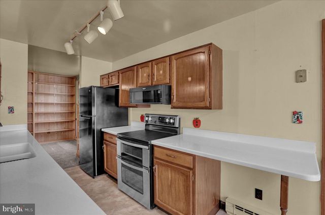 6 CHERRY LN, Newmanstown, PA 17073