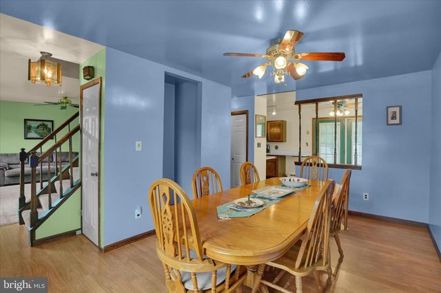 6 CHERRY LN, Newmanstown, PA 17073
