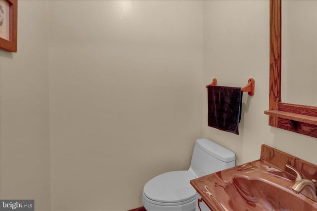 6 CHERRY LN, Newmanstown, PA 17073