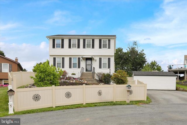 6 CHERRY LN, Newmanstown, PA 17073