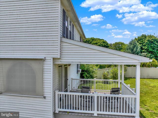 6 CHERRY LN, Newmanstown, PA 17073
