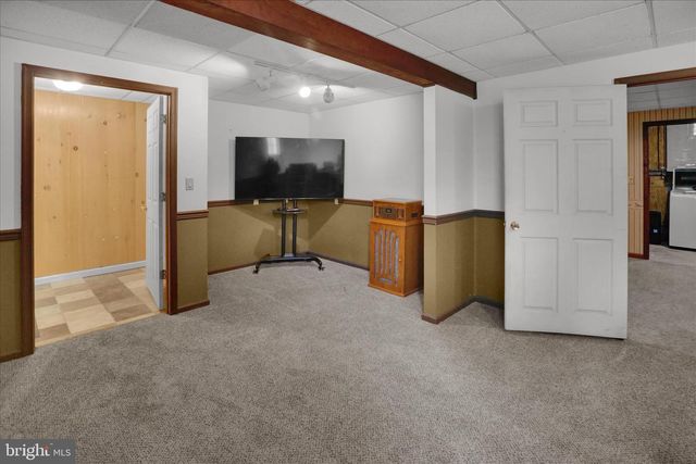 6 CHERRY LN, Newmanstown, PA 17073