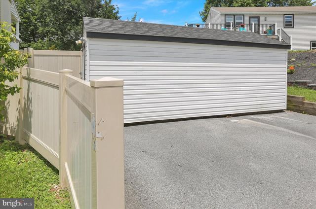 6 CHERRY LN, Newmanstown, PA 17073