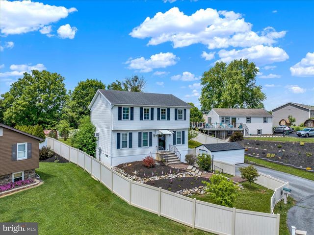 6 CHERRY LN, Newmanstown, PA 17073