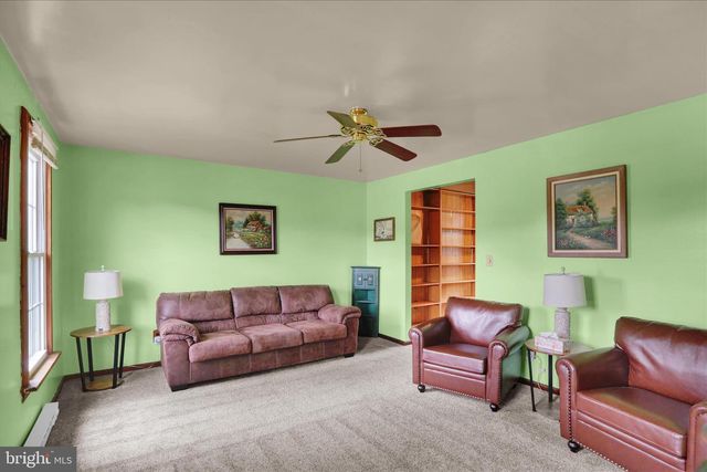 6 CHERRY LN, Newmanstown, PA 17073