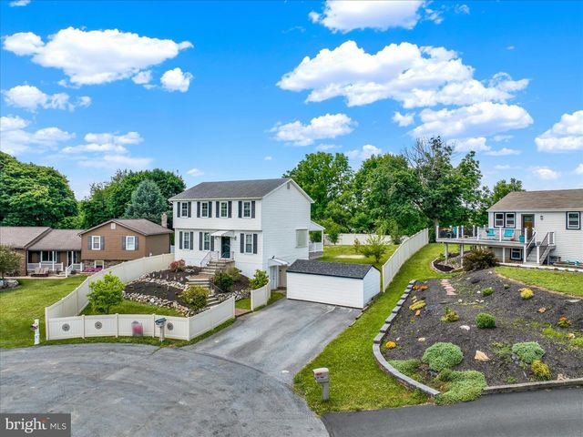 6 CHERRY LN, Newmanstown, PA 17073