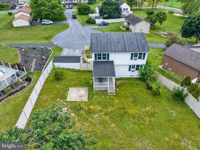 6 CHERRY LN, Newmanstown, PA 17073
