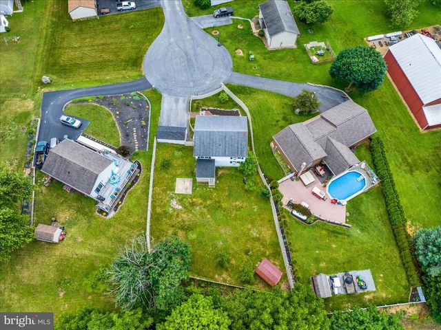 6 CHERRY LN, Newmanstown, PA 17073