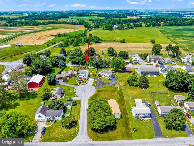 6 CHERRY LN, Newmanstown, PA 17073