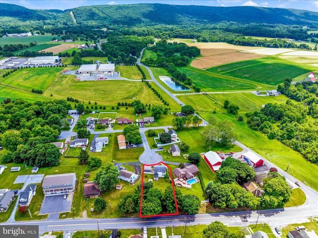 6 CHERRY LN, Newmanstown, PA 17073