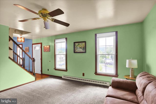 6 CHERRY LN, Newmanstown, PA 17073