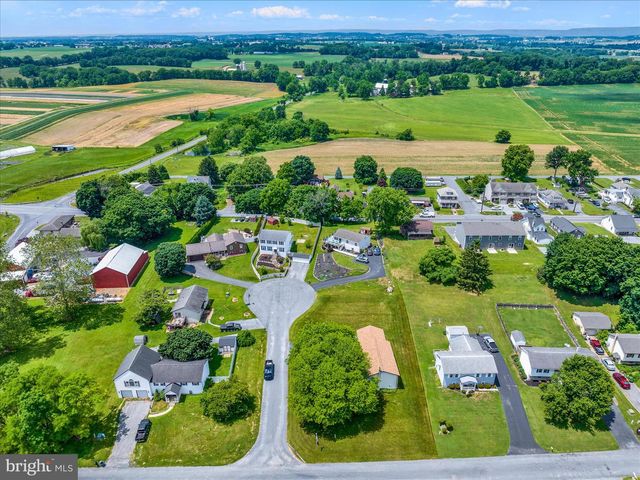 6 CHERRY LN, Newmanstown, PA 17073