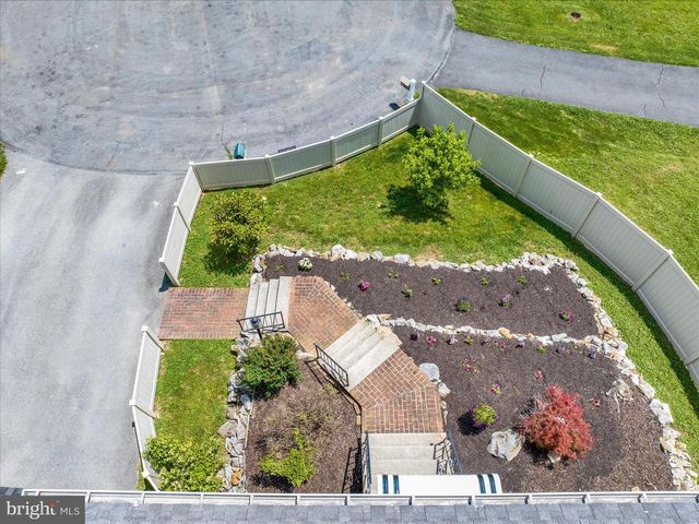6 CHERRY LN, Newmanstown, PA 17073
