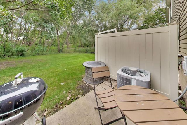 408 Locksley Drive, Streamwood, IL 60107