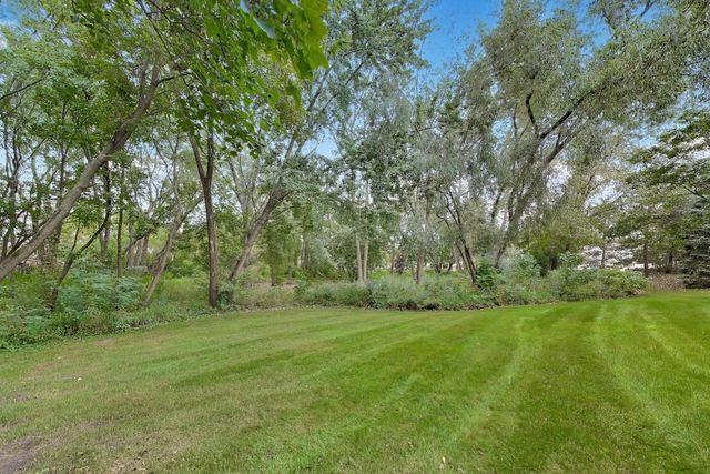 408 Locksley Drive, Streamwood, IL 60107