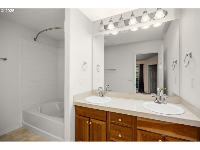 30330 Sw REBEKAH St 3, Wilsonville, OR 97070