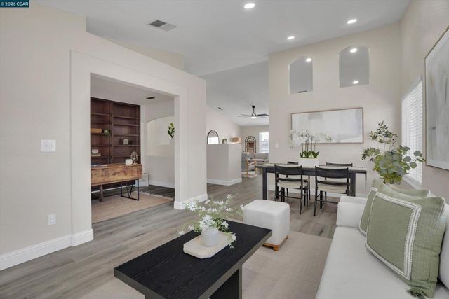 716 Joshua St, Oakley, CA 94561