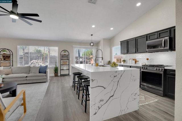 716 Joshua St, Oakley, CA 94561