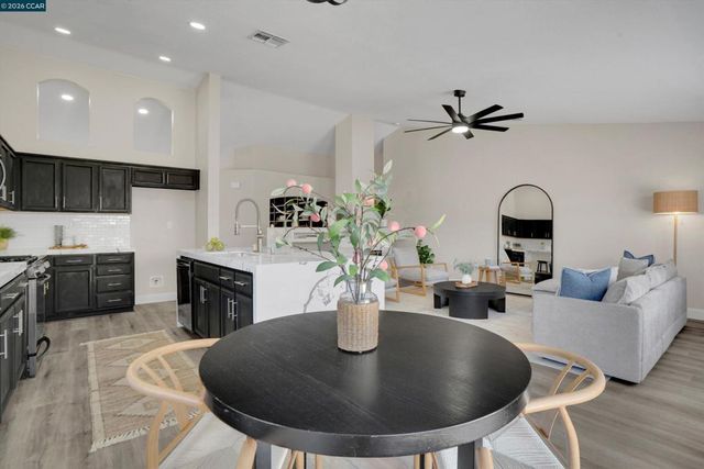 716 Joshua St, Oakley, CA 94561