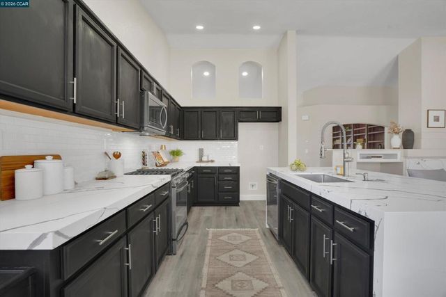 716 Joshua St, Oakley, CA 94561