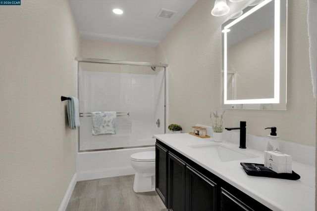 716 Joshua St, Oakley, CA 94561