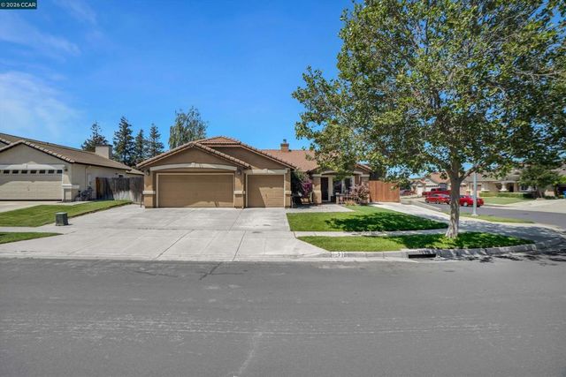 716 Joshua St, Oakley, CA 94561