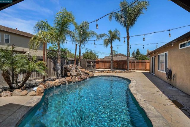 716 Joshua St, Oakley, CA 94561
