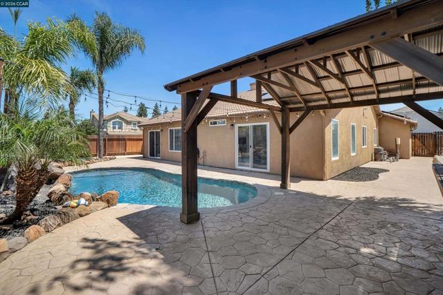 716 Joshua St, Oakley, CA 94561