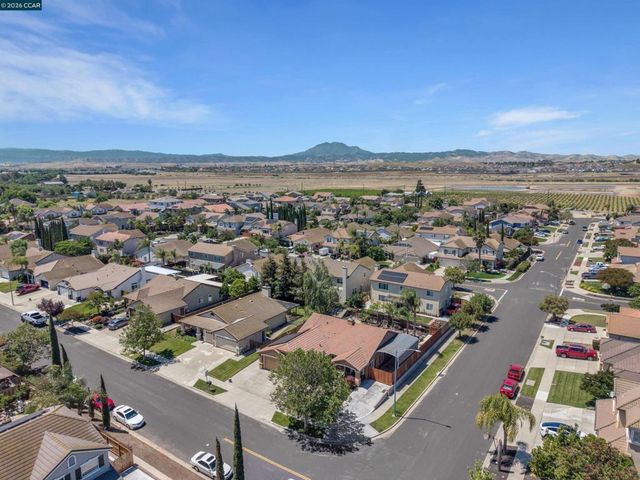 716 Joshua St, Oakley, CA 94561