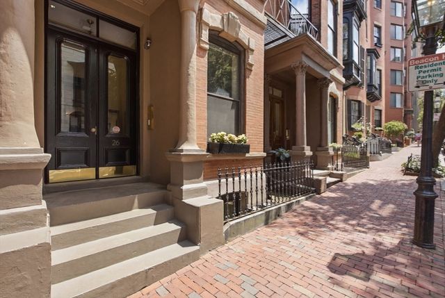 26 Hancock St 3, Boston, MA 02114