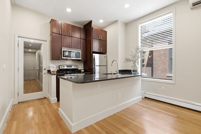 26 Hancock St 3, Boston, MA 02114