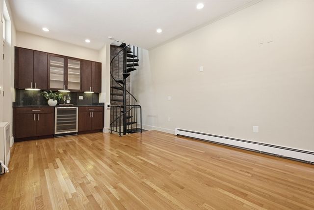 26 Hancock St 3, Boston, MA 02114