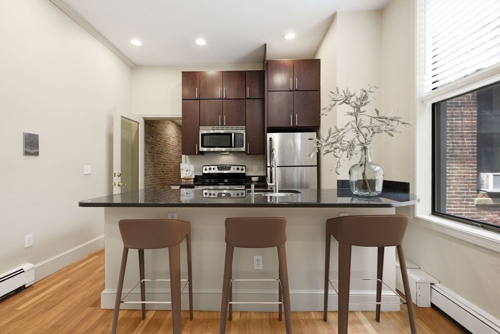 26 Hancock St 3, Boston, MA 02114