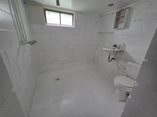 1715 E 12th Street, Des Moines, IA 50316