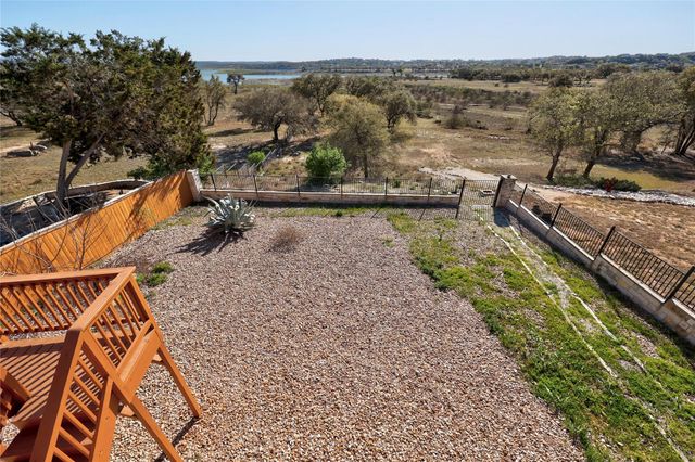 1748 Lakeshore DR, Canyon Lake, TX 78133