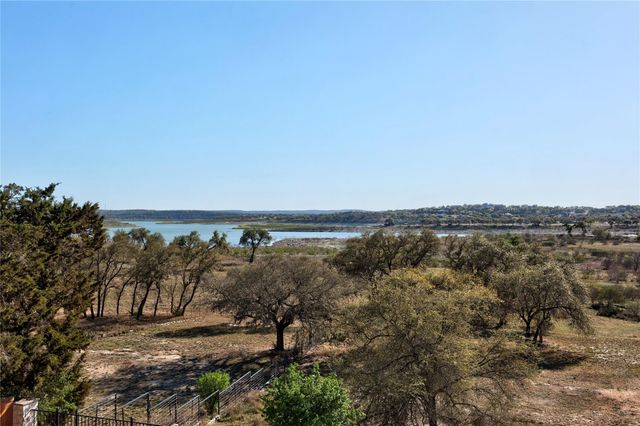 1748 Lakeshore DR, Canyon Lake, TX 78133