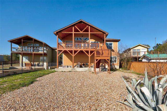 1748 Lakeshore DR, Canyon Lake, TX 78133