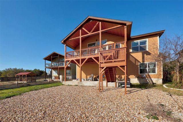 1748 Lakeshore DR, Canyon Lake, TX 78133