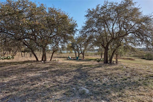 1748 Lakeshore DR, Canyon Lake, TX 78133