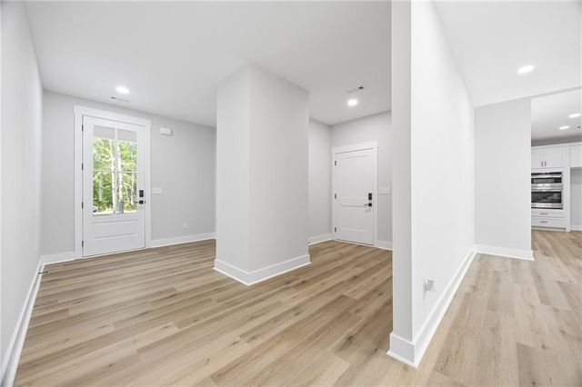546 Harbour Shores, Jackson, GA 30233