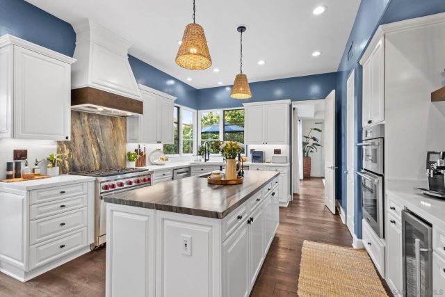 7180 Aviara Drive, Carlsbad, CA 92011