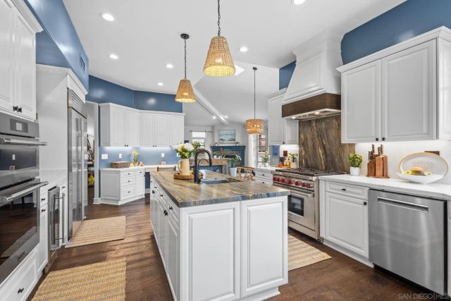 7180 Aviara Drive, Carlsbad, CA 92011