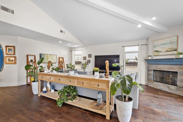 7180 Aviara Drive, Carlsbad, CA 92011