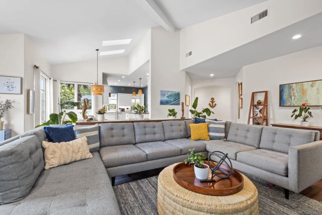 7180 Aviara Drive, Carlsbad, CA 92011