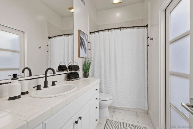 7180 Aviara Drive, Carlsbad, CA 92011