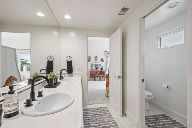 7180 Aviara Drive, Carlsbad, CA 92011
