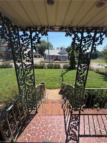 232 5th Street, Lexington, NC 27292