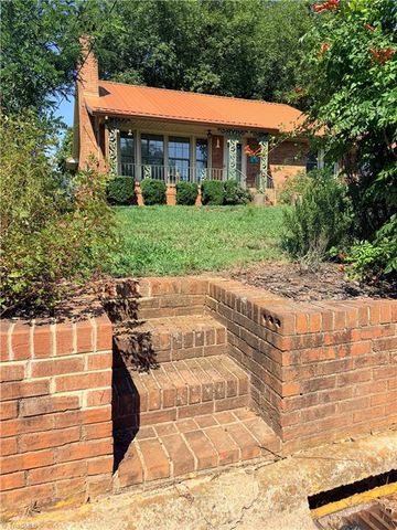 232 5th Street, Lexington, NC 27292