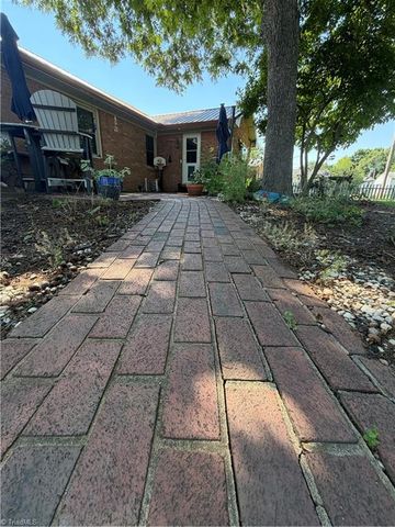 232 5th Street, Lexington, NC 27292