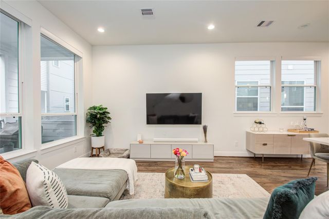 2717 Eado Grove Lane, Houston, TX 77003